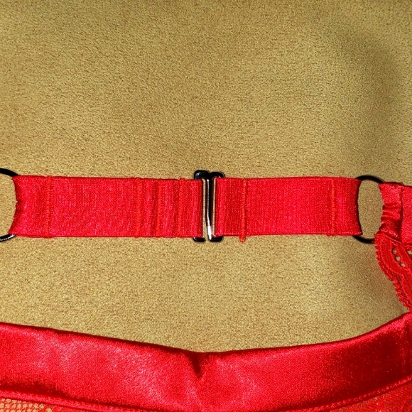 NWT Victoria's Secret Very Sexy Shine Strap Logo Lace Garter Belt - Picture 3 of 3